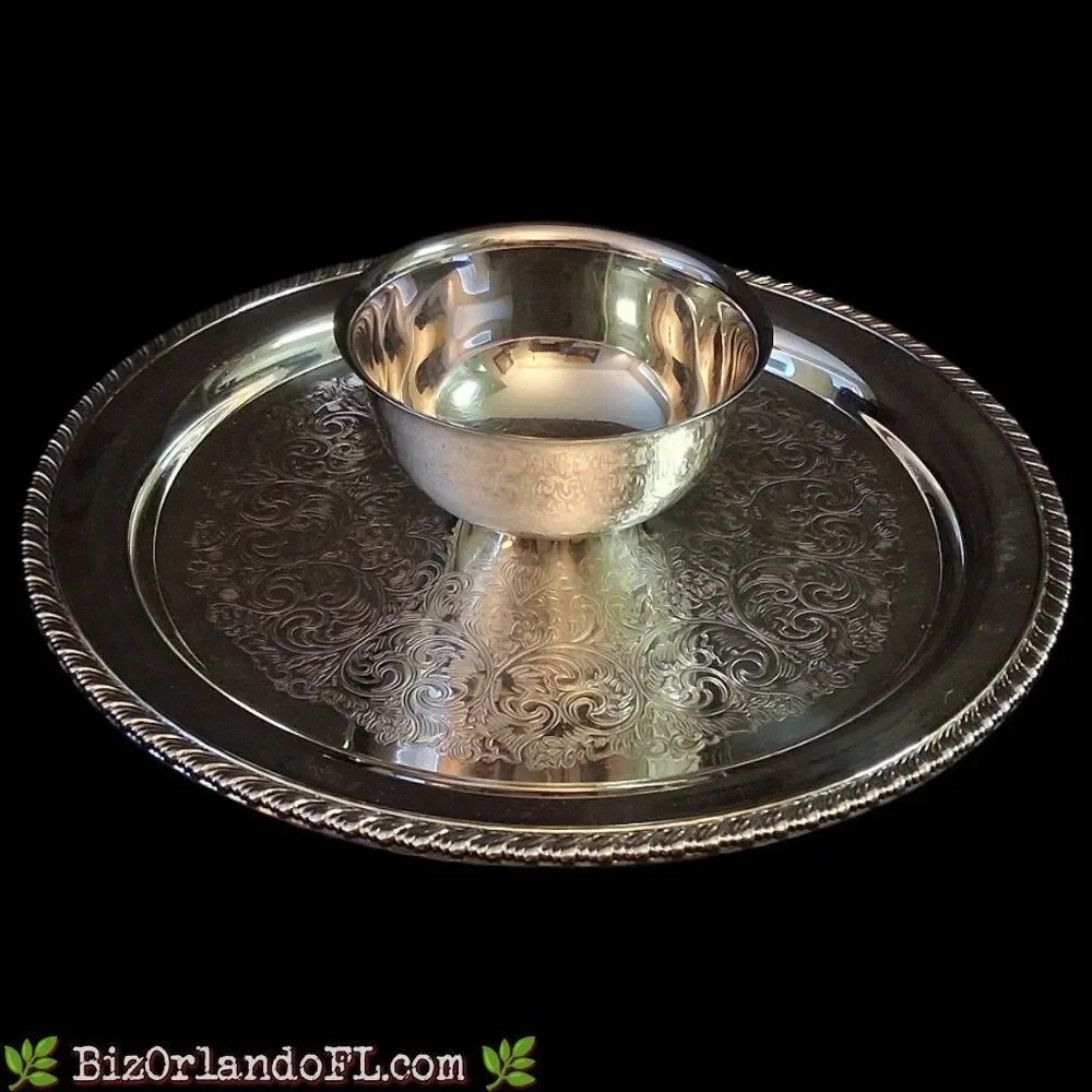 VINTAGE: Wm. Rogers Silverplate Chip & Dip Platter / Center Bowl / Etched Floral